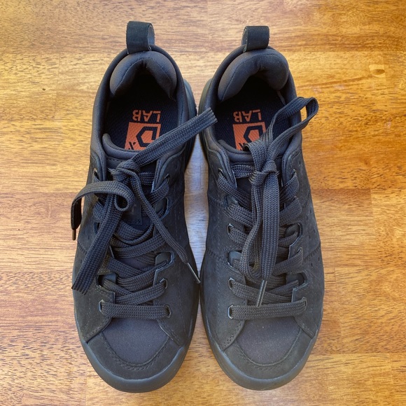 Women’s Deckers X Lab X-Scape Low Shoes (Size - 7 US) - Picture 2 of 4